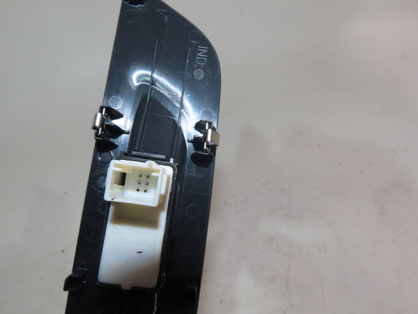 Commande lève-glace porte avant droite Peugeot 2008 II (UD_, US_, UY_, UK_) 1.5 bluehdi 130 (2019)