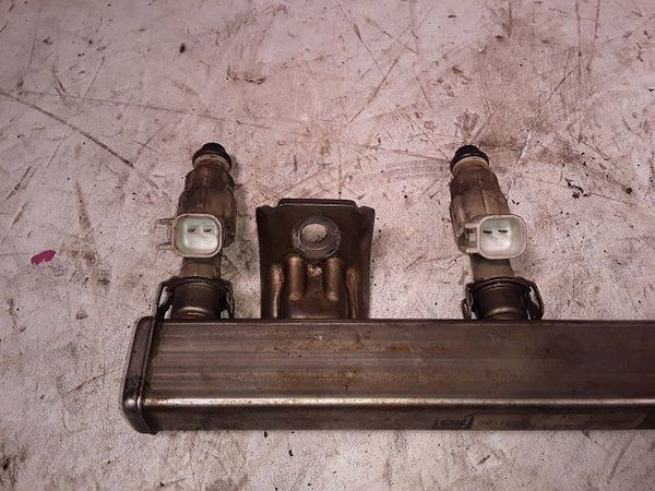 Ensemble injecteurs Ford FOCUS C-MAX (DM2) 1.8 (2004-2007)