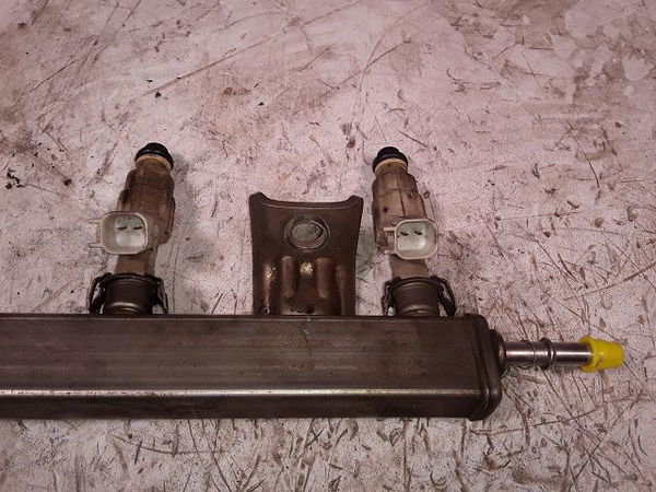 Ensemble injecteurs Ford FOCUS C-MAX (DM2) 1.8 (2004-2007)