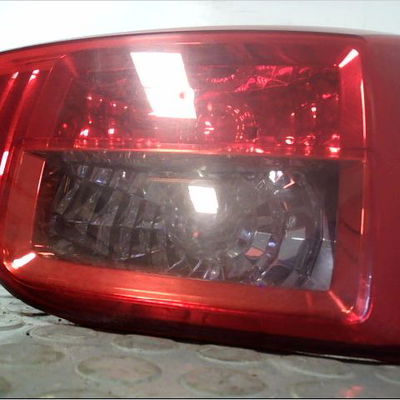Feu arrière intérieur droit Peugeot 4007 (VU_, VV_) 2.2 hdi (2007-2013)