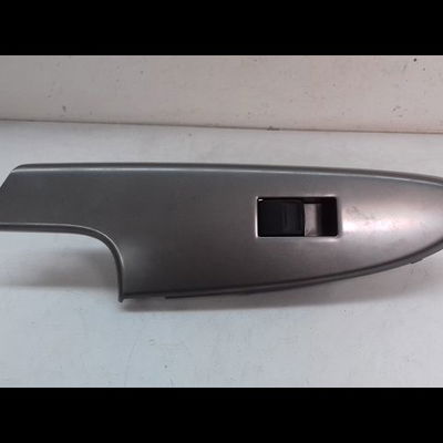 Commande lève-glace porte avant droite Toyota URBAN CRUISER (_P1_) 1.4 d-4d 4wd (nlp115_) (2009-2014)