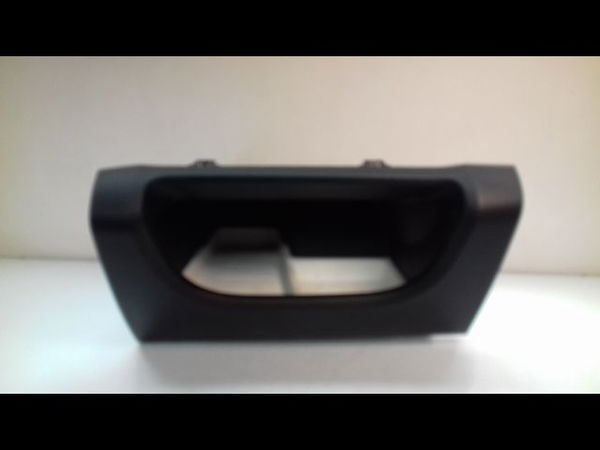 Boite à gants Renault TWINGO III (BCM_, BCA_) 1.0 sce 70 (bcmb) (2015) 5 portes