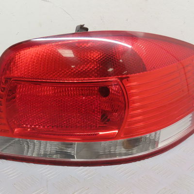 Feu arrière droit Audi A3 (8P1) 2.0 tdi 16v (2003-2012) 3 portes