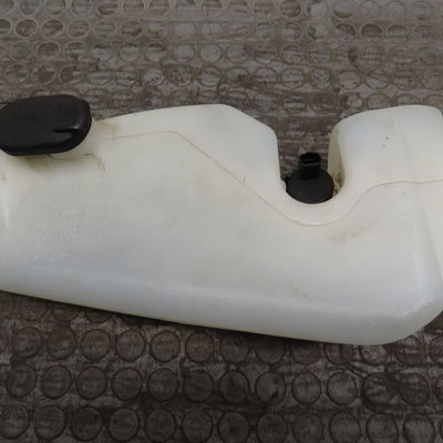 Reservoir lave-glace avant Dacia SANDERO 1.2 16v (2008) 5 portes