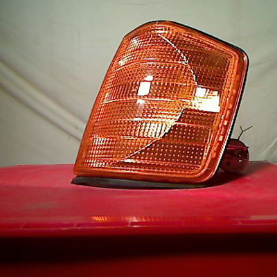Clignotant gauche Mercedes-benz 190 (W201) E 2.0 (201.024) (1985-1986)