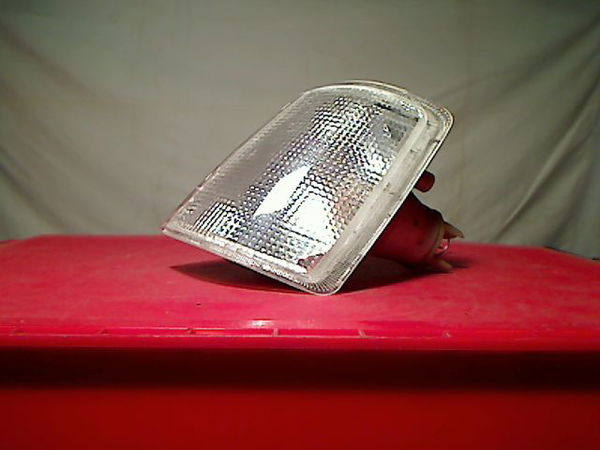 Clignotant gauche Opel CORSA A 3-5 portes (S83) 1.2 i (f08, m08, f68, m68) (1989-1993)