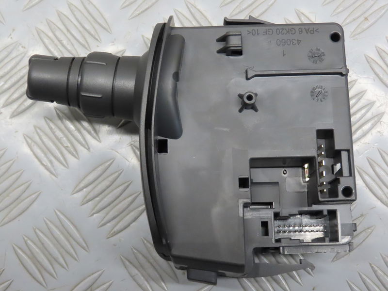 Commande essuie glace Renault CLIO III (BR0-1, CR0-1) 1.2 16v (br02, br0j, br11, cr02, cr0j, cr11) (2005-2014) 5 portes