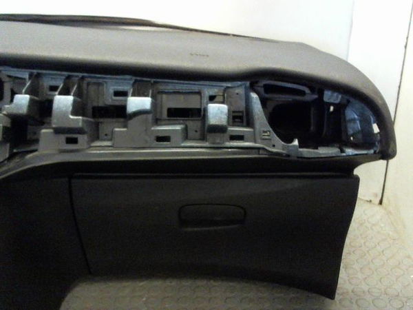 Planche de bord Citroën C3 II (SC_) 1.4 hdi 70 (sc8hzc, sc8hr0, sc8hp4) (2009) 5 portes