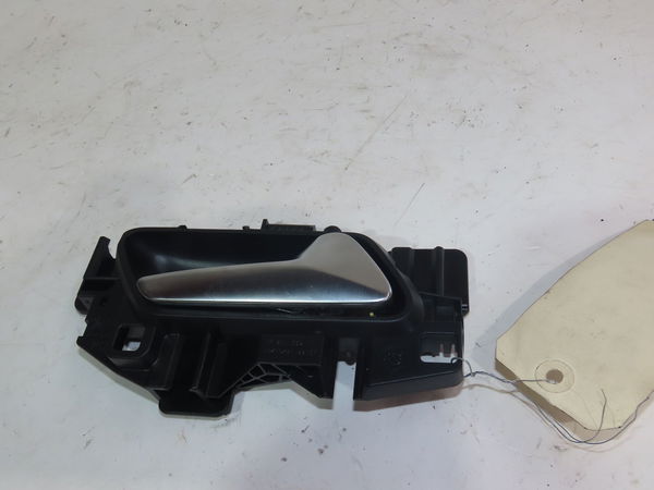 Poignee int porte avd Peugeot 2008 II (UD_, US_, UY_, UK_) 1.5 bluehdi 130 (2019)