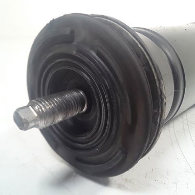 Amortisseur arrière gauche Toyota YARIS (_P9_) 1.3 vvt-i (scp90_) (2005-2010)