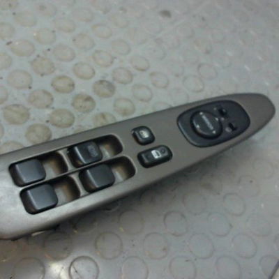 Commande lève-glace porte avant gauche Lexus IS I (_E1_) 200 (gxe10) (1999-2005)