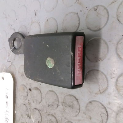 Ancrage ceinture avant gauche Dacia SANDERO 1.4 mpi lpg (2009)