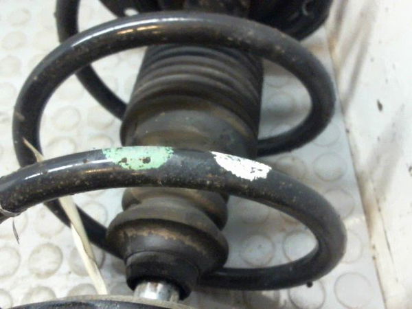 Amortisseur avant droit Renault LAGUNA II (BG0-1_) 1.9 dci (bg1a, bg1w, bg0g) (2005-2007)