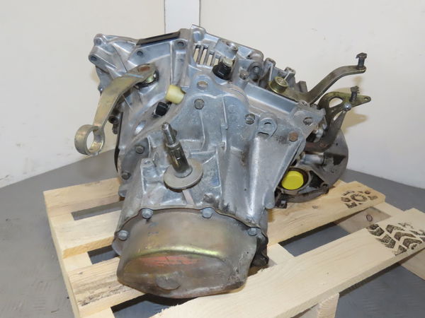 Boîte à vitesse mecanique Peugeot 405 I (15B) 1.6 (1987-1992)