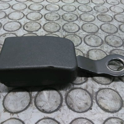 Ancrage ceinture avant droit Dacia DUSTER (HS_) 1.5 dci 4x4 (hsmc, hsmd) (2010-2018) 5 portes
