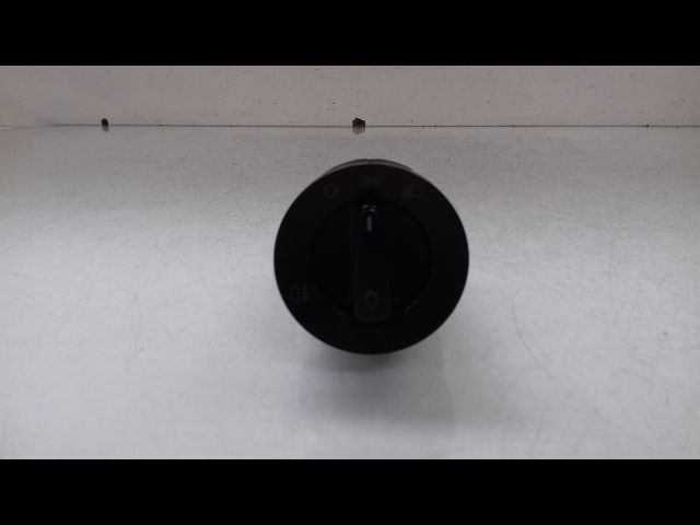 Interrupteur commande de phares Volkswagen GOLF IV (1J1) 1.6 (1997-2004)