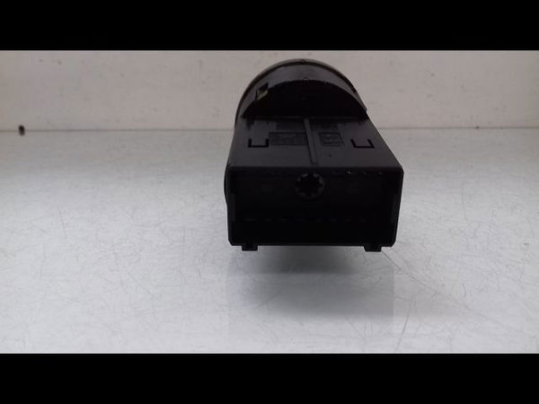 Interrupteur commande de phares Volkswagen GOLF IV (1J1) 1.6 (1997-2004)