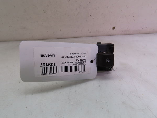 Commande lève-glace porte avant droite Opel ZAFIRA TOURER C (P12) 2.0 cdti (75) (2011)