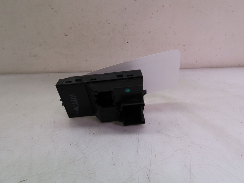 Commande lève-glace porte avant droite Opel ZAFIRA TOURER C (P12) 2.0 cdti (75) (2011)