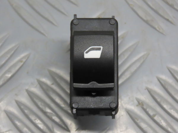 Commande lève-glace porte avant droite Citroën C4 CACTUS 1.2 thp 110 (2014)