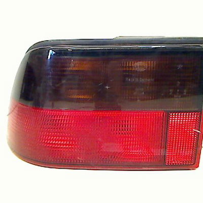 Feu arrière gauche SAAB 9000