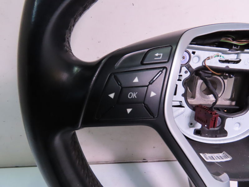 Volant de direction Mercedes-benz CLASSE A (W176) A 200 cdi (176.001) (2012-2014)