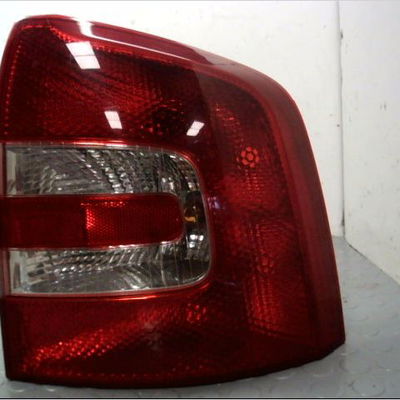 Feu arrière droit Skoda OCTAVIA II Combi (1Z5) 1.9 tdi (2004-2010)