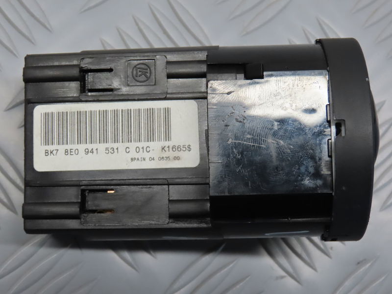 Commande eclairage Audi A4 B7 Avant (8ED) 2.0 tdi 16v (2004-2008)