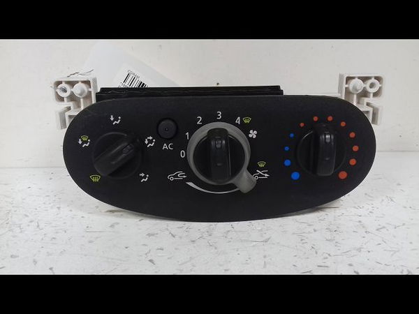 Commande de chauffage Dacia DUSTER (HS_) 1.5 dci 4x4 (hsmc, hsmd) (2010-2018) 5 portes