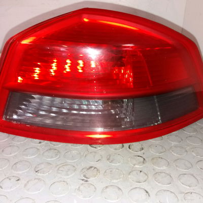 Feu arrière droit Renault VEL SATIS (BJ0_) 2.2 dci (bj0m) (2004)