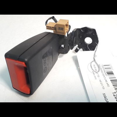 Ancrage ceinture arrière droit Audi Q3 (8UB, 8UG) 2.0 tdi (2011-2018)