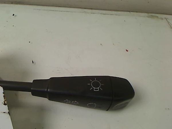 Commande clignotant PEUGEOT 205