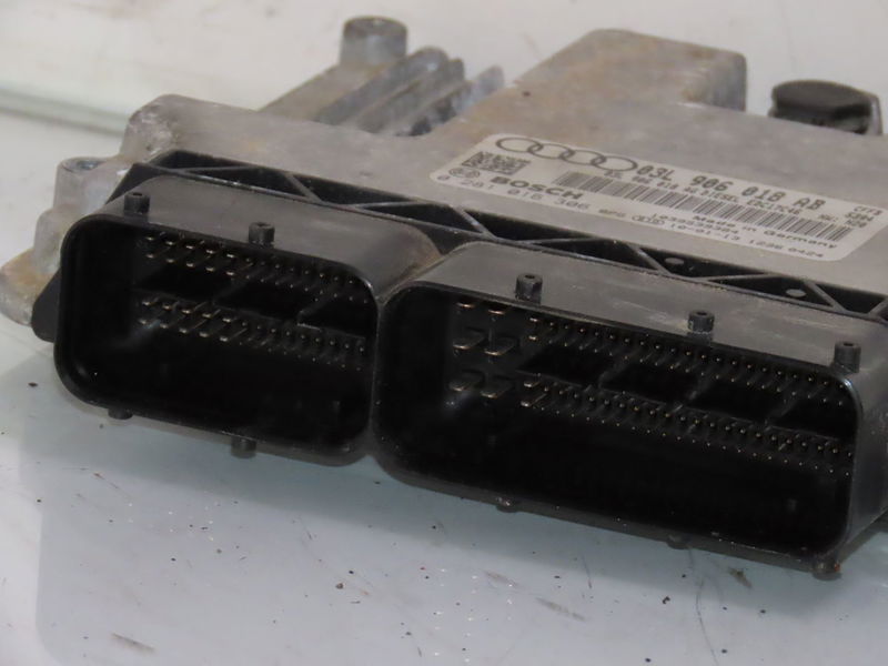 Calculateur moteur Audi A3 Sportback (8PA) 2.0 tdi 16v (2004-2013) 5 portes