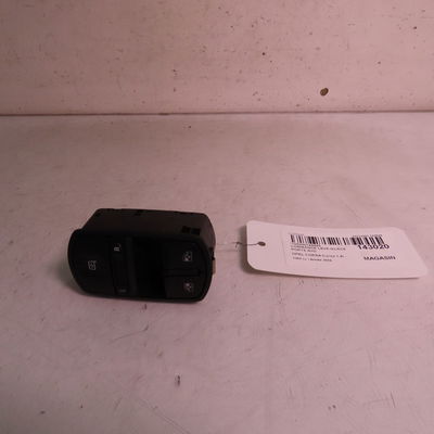 Commande lève-glace porte avant gauche Opel CORSA E (X15) 1.4 turbo (08, 68) (2014-2019)