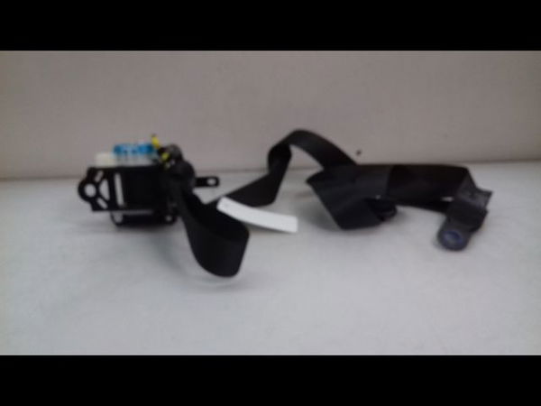 Ceinture avant gauche Toyota YARIS (_P13_) 1.5 (nsp131_) (2017)