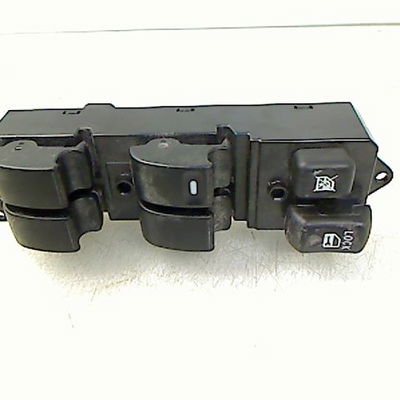 Commande lève-glace porte avant gauche Mitsubishi LANCER VIII Sportback (CX_A) 2.0 di-d (cx8a) (2008)