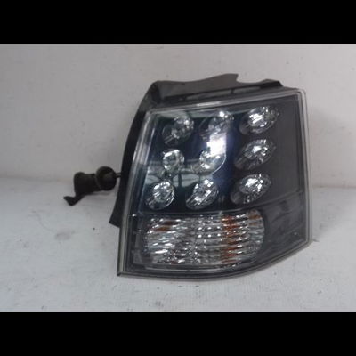 Feu arrière droit Mitsubishi OUTLANDER II (CW_W) 2.0 di-d (cw8w) (2007-2012)