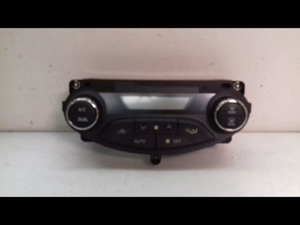 Commande de chauffage Toyota YARIS (_P13_) 1.5 hybrid (nhp130_) (2012)