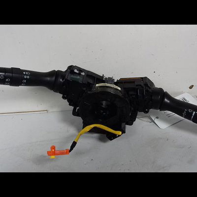 Bloc commodos Toyota AURIS (_E15_) 2.0 d-4d (ade150_) (2006-2012)