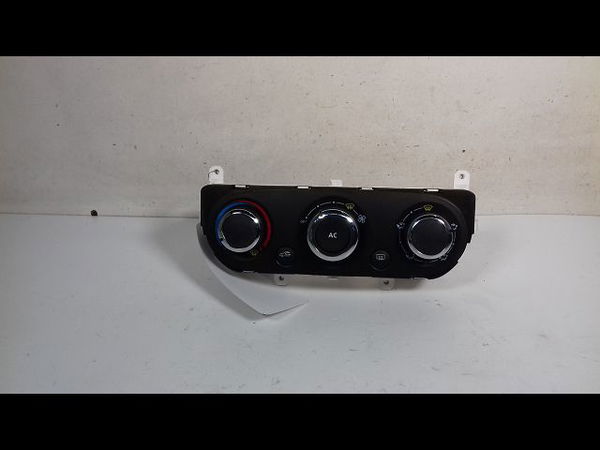 Commande de chauffage Renault CLIO IV (BH_) 1.5 dci 75 (2012) 5 portes