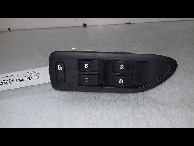 Commande lève-glace porte avant gauche Renault VEL SATIS (BJ0_) 3.0 dci (bj0s) (2006-2009)