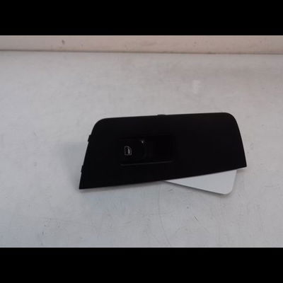 Commande lève-glace porte avant droite Audi A1 (8X1, 8XK) 1.2 tfsi (2010-2015)