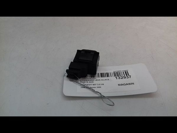 Commande lève-glace porte avant droite Peugeot 607 (9D, 9U) 3.0 v6 24v (2000-2004)