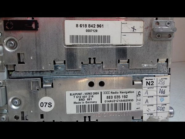 Autoradio Audi A4 B6 (8E2) 2.5 tdi quattro (2000-2004)