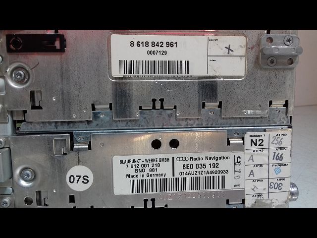 Autoradio Audi A4 B6 (8E2) 2.5 tdi quattro (2000-2004)