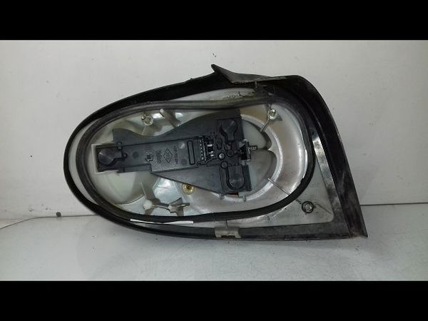 Feu arrière droit Renault MEGANE I Coupé (DA0-1_) 1.9 dti (da0n) (1997-2001)