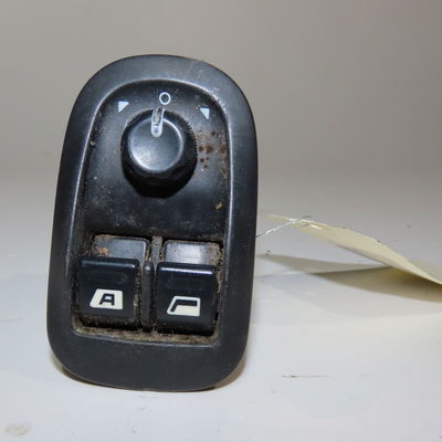 Commande lève-glace porte avant gauche Peugeot 206 3-5 portes (2A-C) 1.4 i (1998-2012) 3 portes