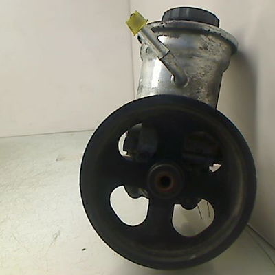 Pompe direction assistee Toyota COROLLA Verso (ZER_, ZZE12_, R1_) 2.2 d-4d (aur10_) (2005-2009) 5 portes