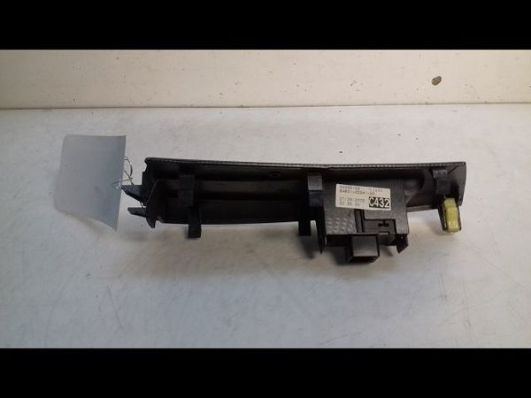 Commande lève-glace porte avant droite Toyota COROLLA (_E12_) 1.4 d (nde120_) (2004-2007) 5 portes