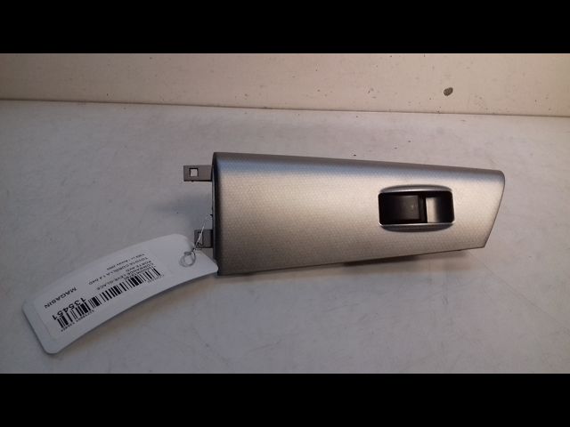 Commande lève-glace porte avant droite Toyota COROLLA (_E12_) 1.4 d (nde120_) (2004-2007) 5 portes